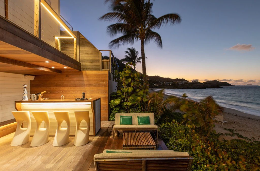 villa ganesha beach deck 1